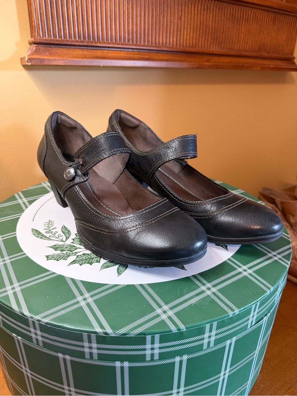 Montana West Black Mary Jane Heels with Button Strap